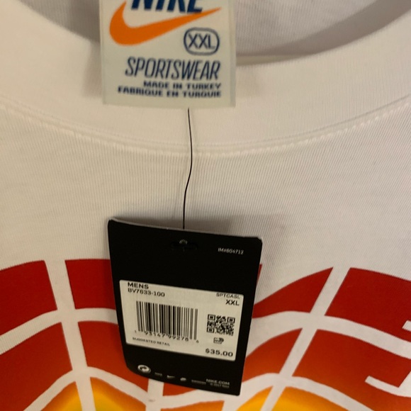 Nike T-Shirt - Picture 3 of 3